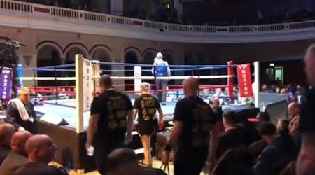 A Tear up at Hull city hall! Female boxing at its best!