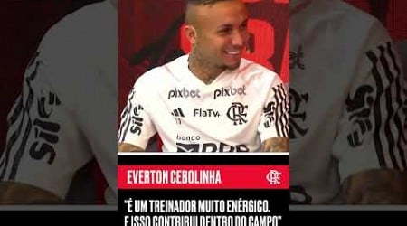 Everton cebolinha fala sobre o comando de Sampaoli à beira do campo.