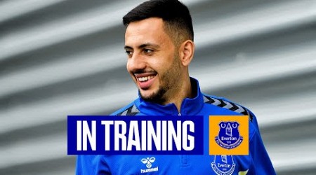 FIRST SESSION BACK ON THE GRASS! | EVERTON IN TRAINING