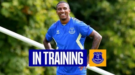 Ashley Young&#39;s first session + team tournament! | Everton In Training