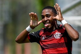 Chelsea & Man Utd watching Flamengo wonderkid