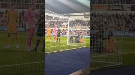 IPSWICH FANS BOO HULL CITY PLAYER #SHORTS