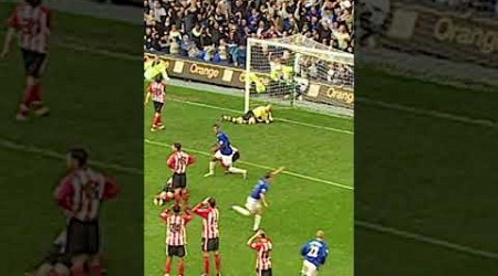 OSMAN SCORES FROM GRAVESEN&#39;S LONG THROW! #football #everton #premierleague #onthisday