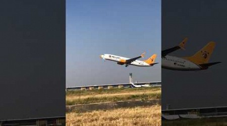 Boeing-737 HULL City |SpiceJet| TakeOff| #shorts #viral #shortvideo #aviation #airport #hullcity