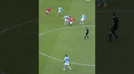 MAGICAL DRIBBLE! Man Utd vs Man City #shorts