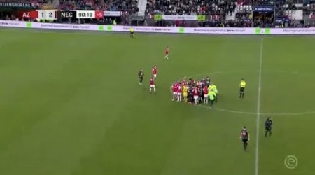 Bas Dost collapses on pitch vs AZ Alkmaar #football #azalkmaar #eredivisie #netherlands