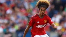 Man Utd midfielder to choose between Sevilla and Everton