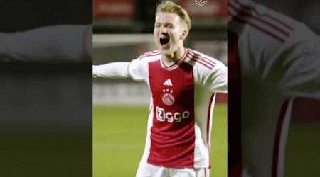 Back to scoring ways for Ajax: Julian Rijkhoff! 