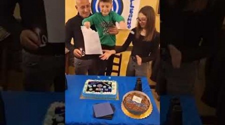 TORTA DELLA JUVE? REAZIONE IMPERDIBILE DEL BAMBINO TIFOSO DELL&#39;INTER 