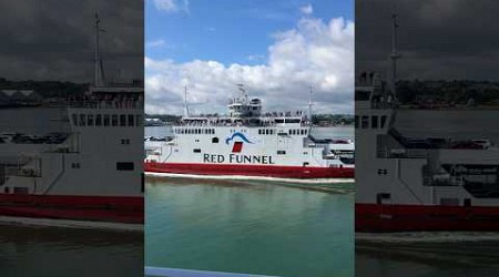 MV RED OSPREY PASSING SOUTHAMPTON WATER WAYS.