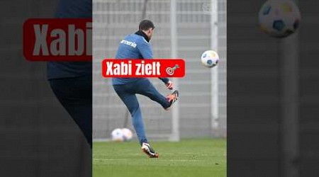 Wenn Xabi #Alonso Freistöße im Training schießt 