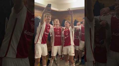 Dressing room vibes with Ajax U17s! 