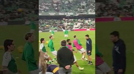 Fekir en calentamiento de equipo en la previa del Betis -Alavés.18-02-24