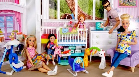 Familia Barbie y Ken Decoran el Cuarto de Su Nueva Bebe Chelsea