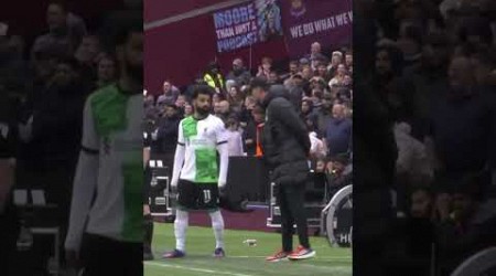 Heated exchange between Mohamed Salah and Jürgen Klopp just before West Ham’s equaliser 