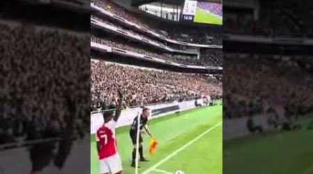 Bukayo Saka trolls the Tottenham fans 