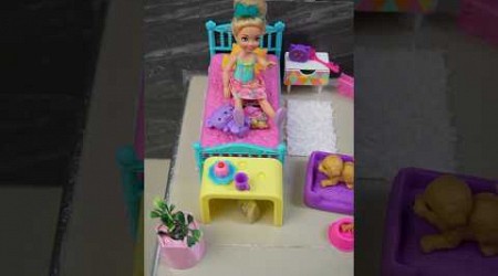 Hago un cuarto para Chelsea en la escalera #barbie #muñecas #muñecasbarbie #accesoriosbarbie