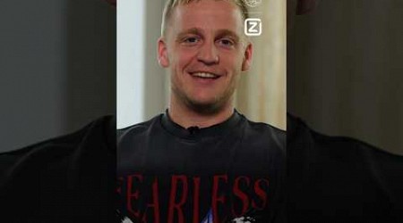 Quick fire questions with Donny van de Beek! 