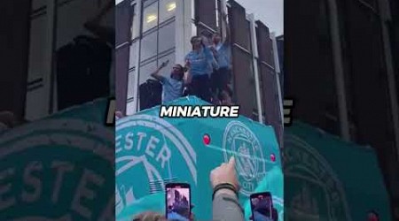 JACK GREALISH ALMOST FELL DURING MANCHESTER CITY&#39;S TROPHY PARADE 