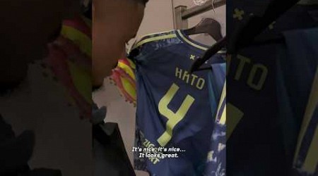 Ajax players discussing the 24/25 away kit! 