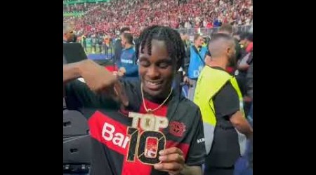 Jeremie Frimpong with the SC Top 10 chain after Bayer Leverkusen won the German Cup ❄️ #shorts