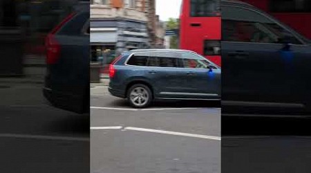 unmarked blue lights Volvo SUV Southampton row London