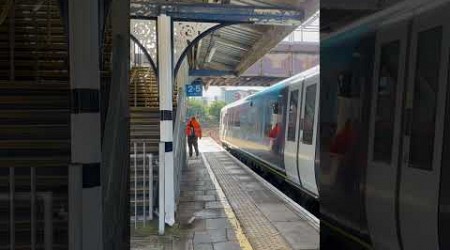 Class 450067 departing Fratton from Southampton Central