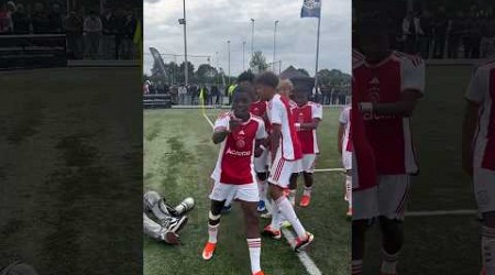 Wonder strike by Ajax U16s player Pharell Nash! 