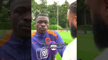 BROBBEY krijgt PIKANTE vraag van BROEDERLIEFDE! #ajax 