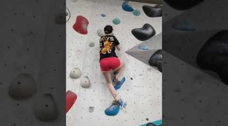 Beginner Paraclimber Flashes Crimpy V4-5 (Probably A V3) At Parthian Southampton | Hyperclimbers