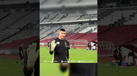 Menyapa Kiper Filipina Neil Etheridge Di GBK Yang Pernah Bermain Di Premier League