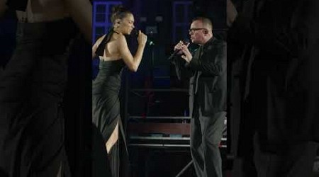 Elodie ospite al concerto di Gigi D’Alessio a Napoli #superguidatv