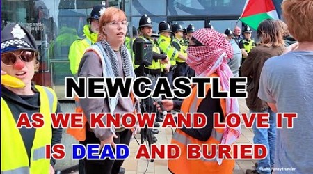 Protesters cause chaos in Newcastle | Stand off with Cops