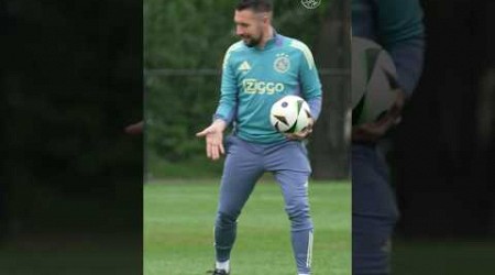 First action of Francesco Farioli on the Ajax training ground 