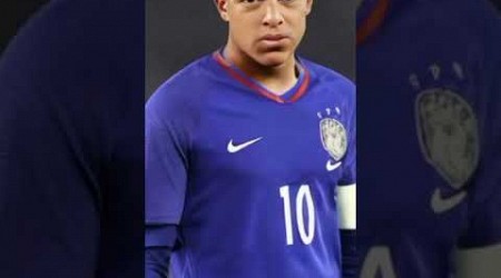 Is he looking like a real mbappe in France uniform?#3d #3dnimation #mbappe #france #psg