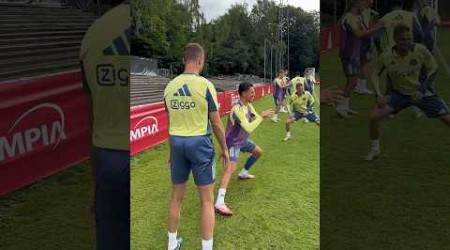 Ajax training in Wageningen in 1 minute! 