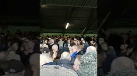 Leeds United fans turning their backs for Chris Loftus and Kevin Speight, RIP. #leedsunited #leeds