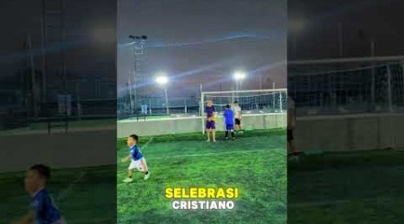 This kid wearing the Inter Milan jersey Imitate Cristiano Ronaldo&#39;s celebration