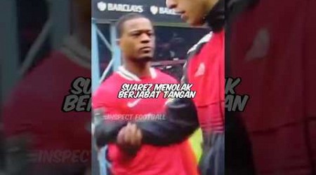 Saat Suarez Menolak Berjabat Tangan dengan Evra