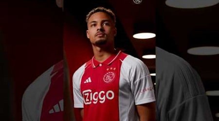 These pictures in the new Ajax home kit… 