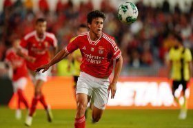 Man Utd make final transfer decision on Joao Neves