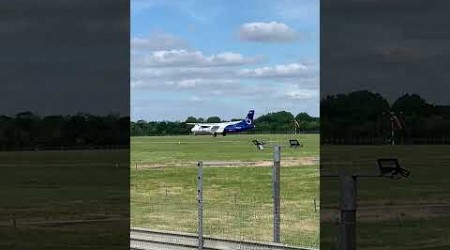 Blueislands ATR72-500 landing at Southampton from Jersey