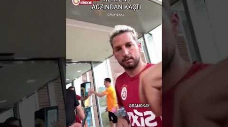 Mertens, Üzerine Kahve Dökülünce Kendini Tutamadı: &quot;*mına...&quot; #shorts