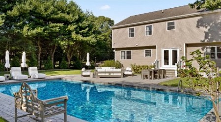 TOURING a CHIC SOUTHAMPTON HOME ideal for SUMMER RELAXATION | 167 Tuckahoe Lane | SERHANT. Tour