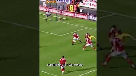 Van Persie&#39;nin poster olacak güzellikte uçan volesi