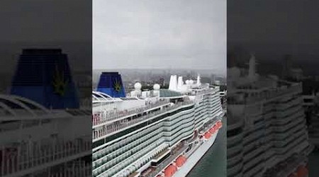 DRONE VIEW OF P&amp;O IONA DOCKED IN SOUTHAMPTON #shorts#short #dronevideo#cruiseline#pocruises #shorts