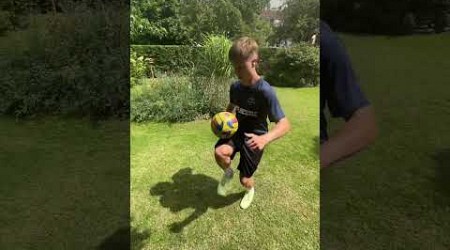 Kommentiert wie viele er schafft! #fußball #outdoors #real #talent #viral #trending #trend #shorts