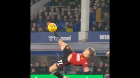 Alejandro Garnacho&#39;s stunning overhead kick goal vs Everton! 