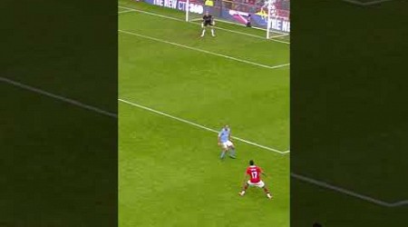 Rooney&#39;s brilliant bicycle kick goal vs Man City 