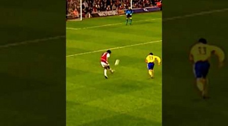 Robert Pires Remarkable Goal Against Southampton